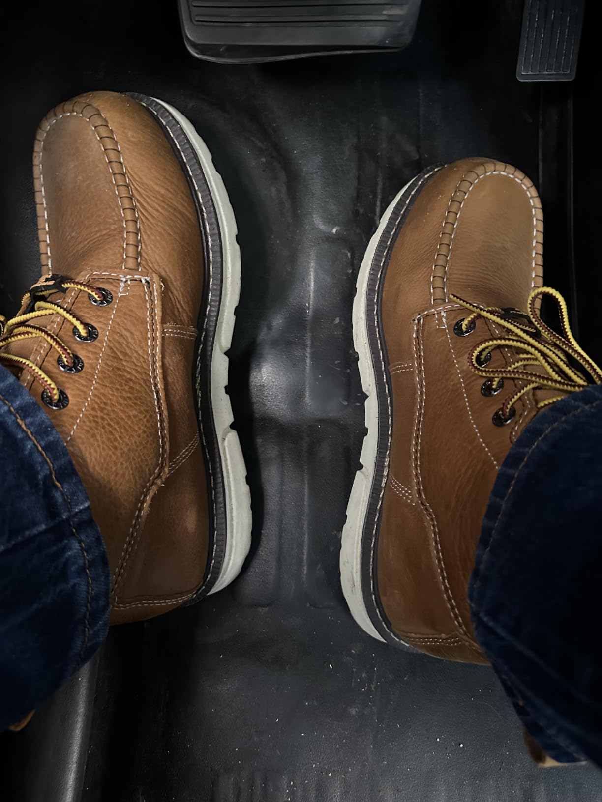 Wolverine I-90 DuraShocks Moc-Toe CarbonMax 6
