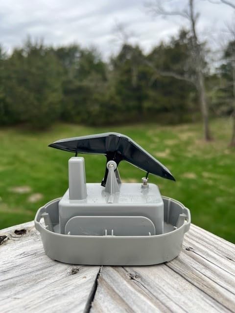 AcuRite Wireless Rain Gauge with Self-Emptying Rain Collector with Rainfall History, Alerts, and Current Date and Time (02446M) customer photo 2
