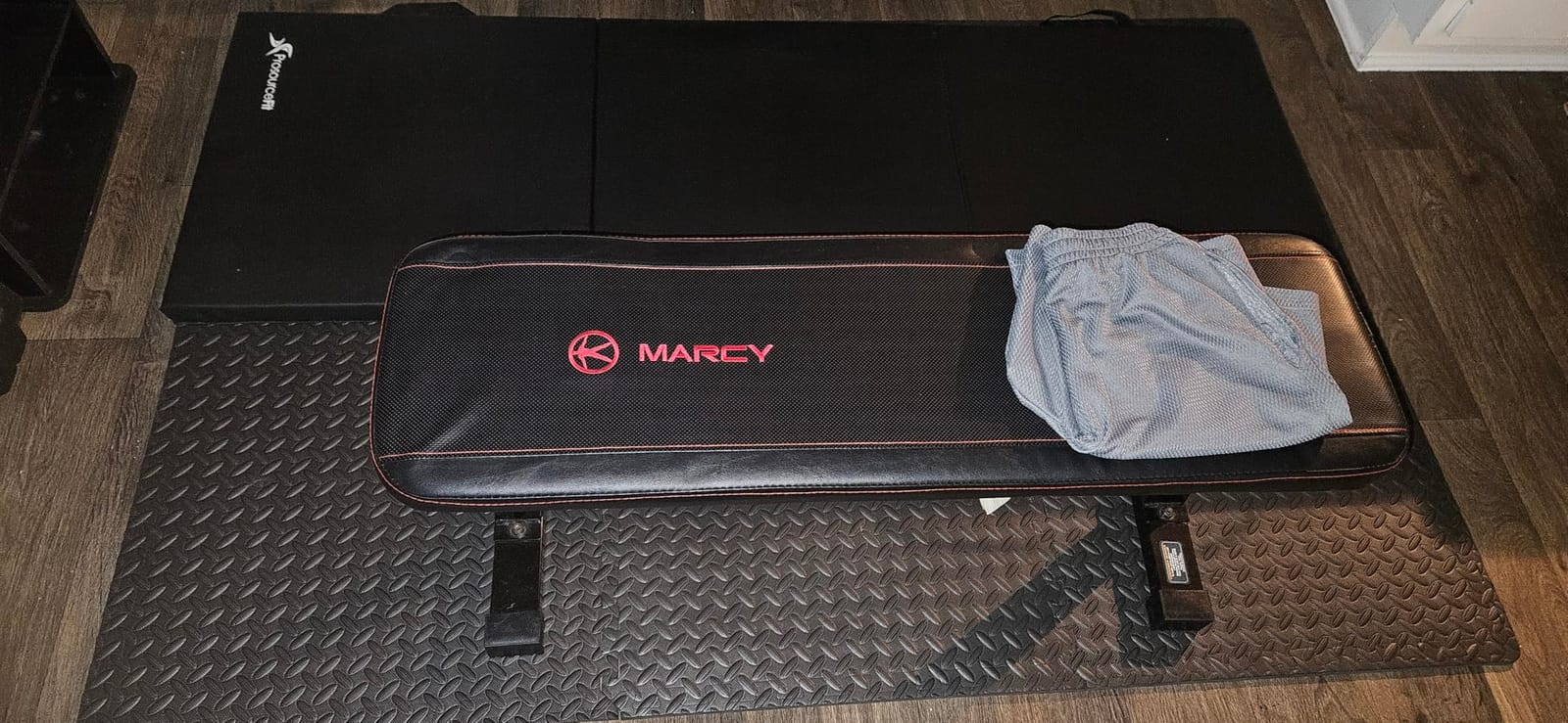 ProsourceFit Tri-Fold Folding Thick Exercise Mat 6'x2' with Carrying Handles for MMA, Gymnastics, Stretching, Core Workouts customer photo 1