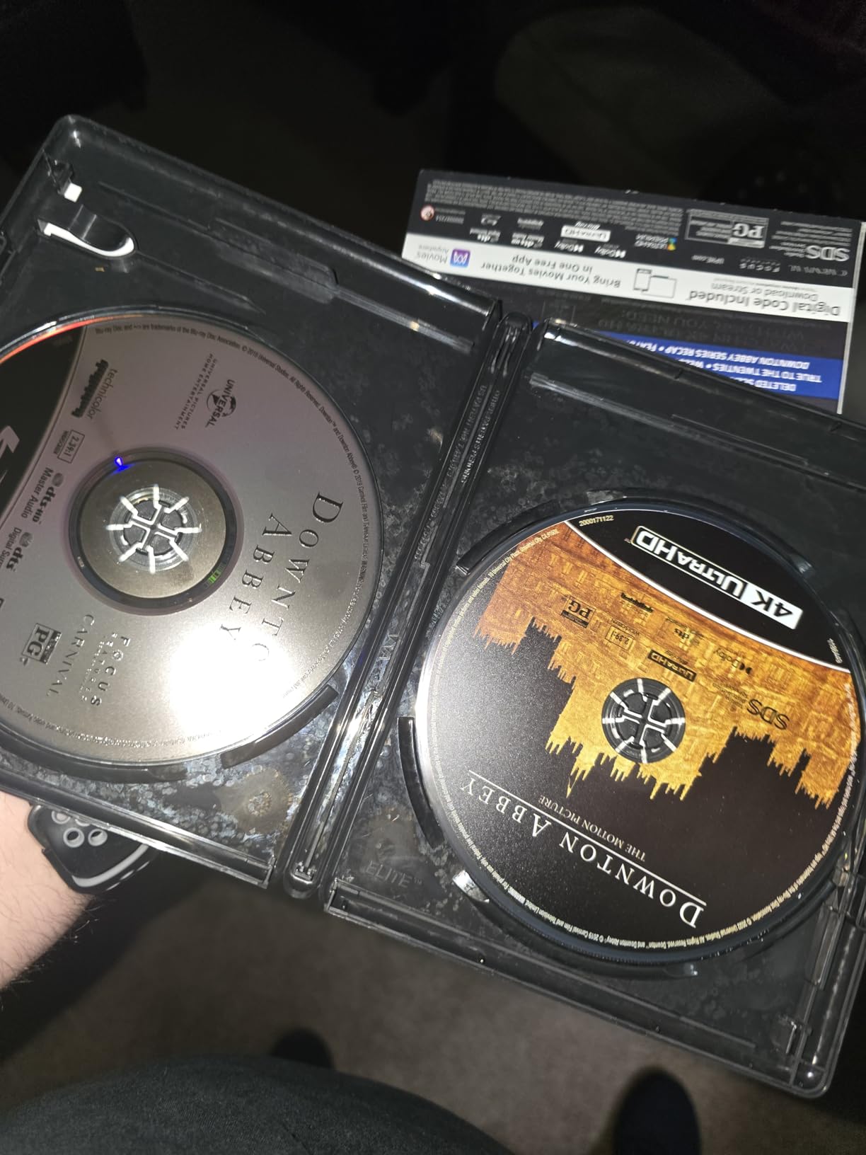 Downton Abbey (Blu-ray + DVD) customer photo 1