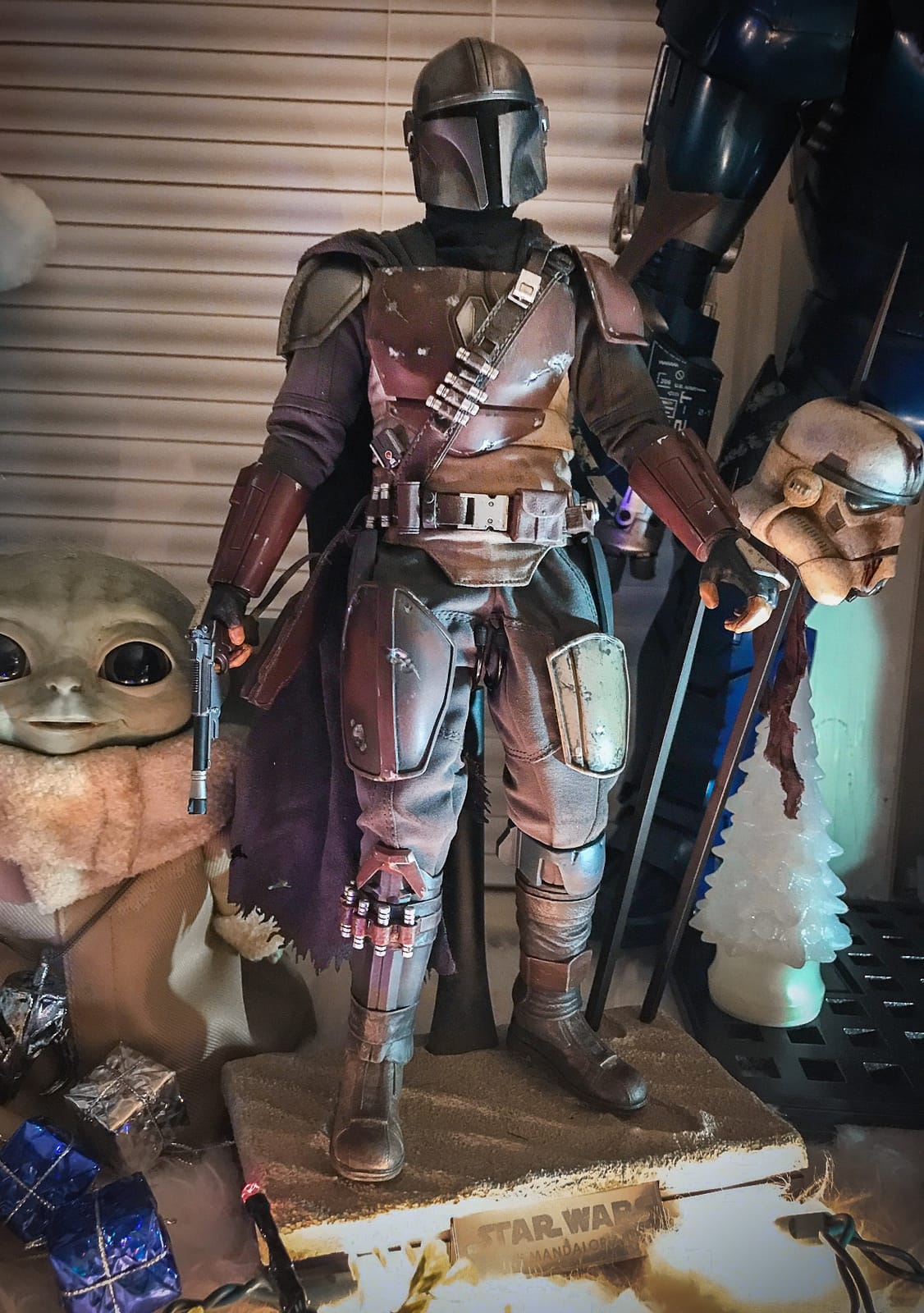 Star Wars The Mandalorian - Television Masterpiece Series The Mandalorian 1/6 Scale Collectible Figure customer photo 1
