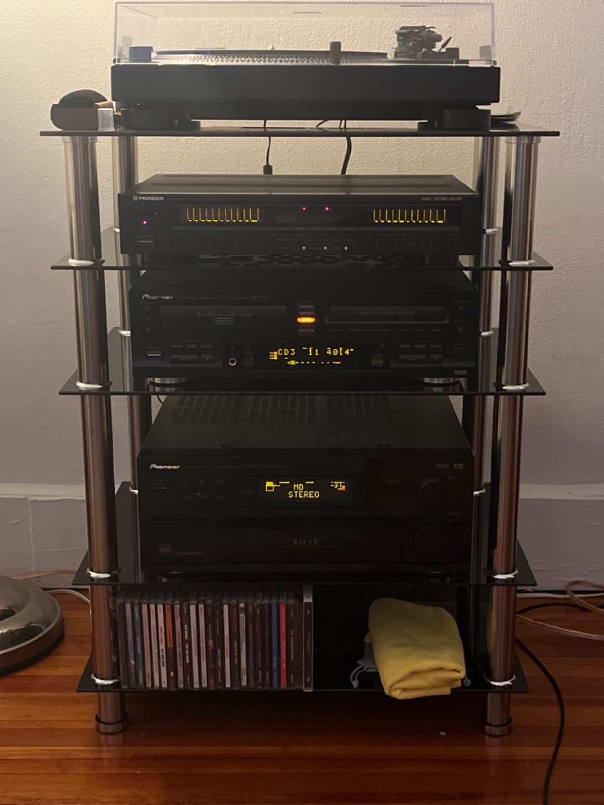 Mount-It! Tempered Glass AV Component Media Stand, Audio Tower and Media Center with 5 Shelves, 220 Lbs Total Capacity, Black Shelves Chrome Legs (MI-8671) customer photo 1