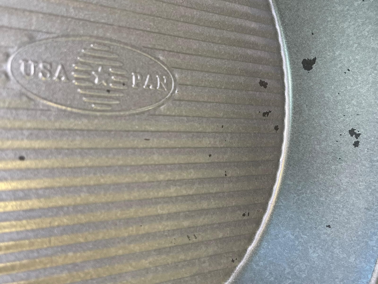 USA Pan Bakeware Aluminized Steel Commercial Pie Pan, Set of 2, Silver customer photo 2