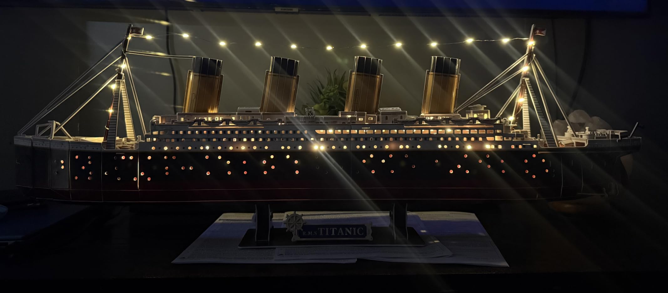 CubicFun Titanic 3D Model Ship Puzzle with LED Lights, 266 Pieces, 88 cm customer photo 1