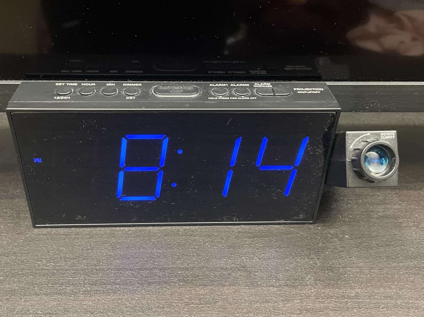 Mesqool Digital Projection Alarm Clock with Dual Alarms, 5 Levels Dimmer customer photo 1