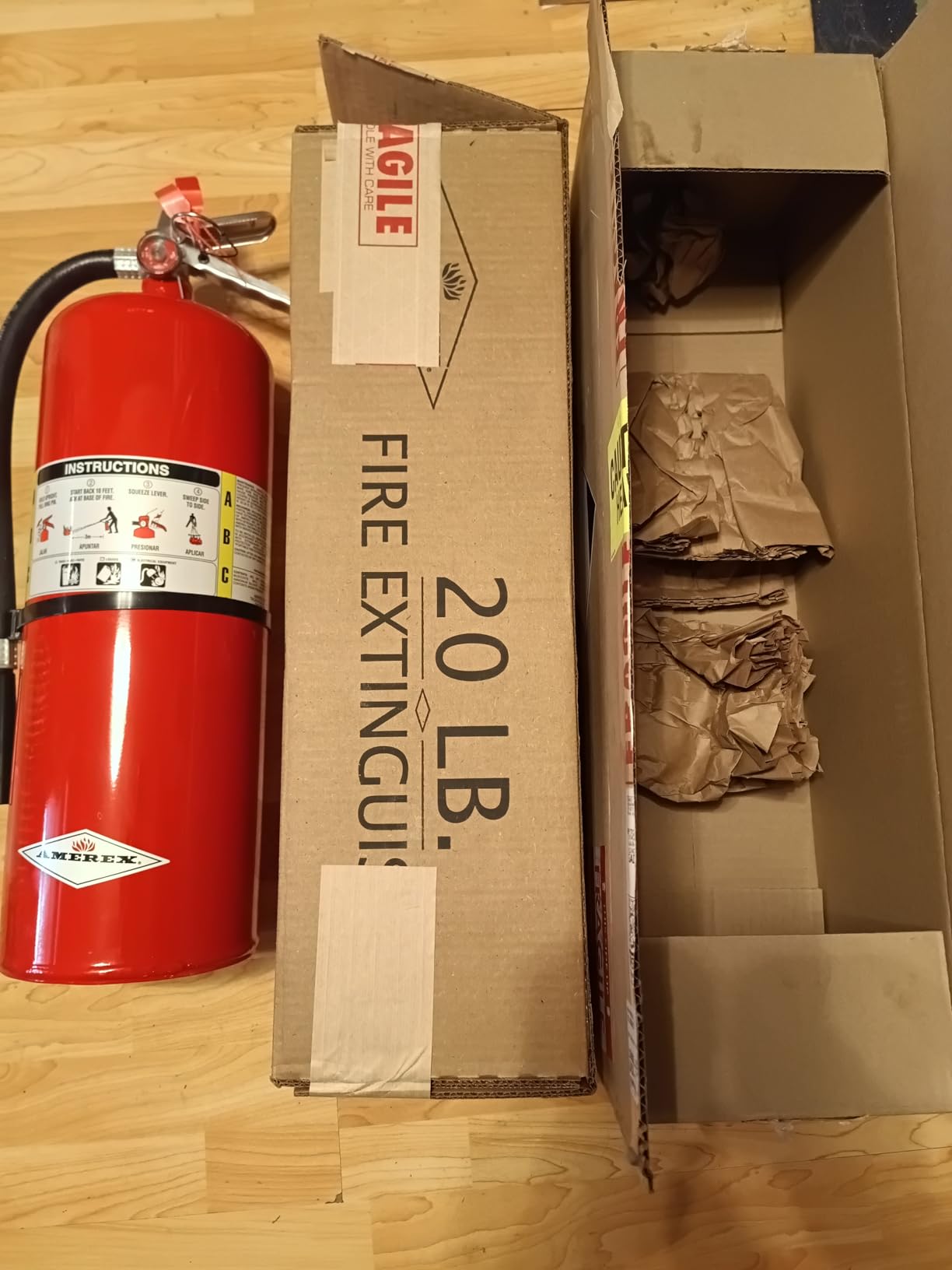 Amerex A411 20 lbs ABC Dry Chemical Fire Extinguisher with Wall Hanger customer photo 1