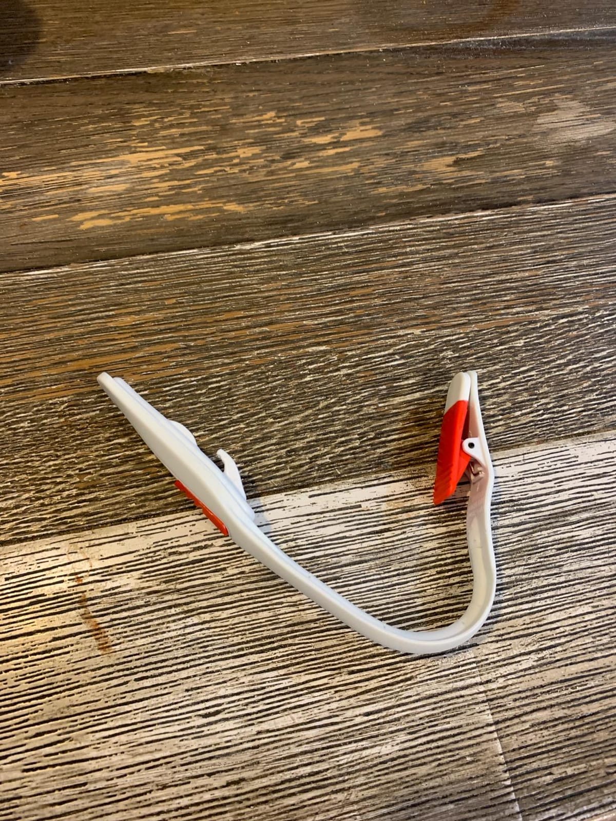 Energizer Clip-on Book Light for Bed, LED Reading Light for Books & Kindles, 25 Hour Run Time, Kindle & Book Lamp (Batteries Included), White customer photo 2