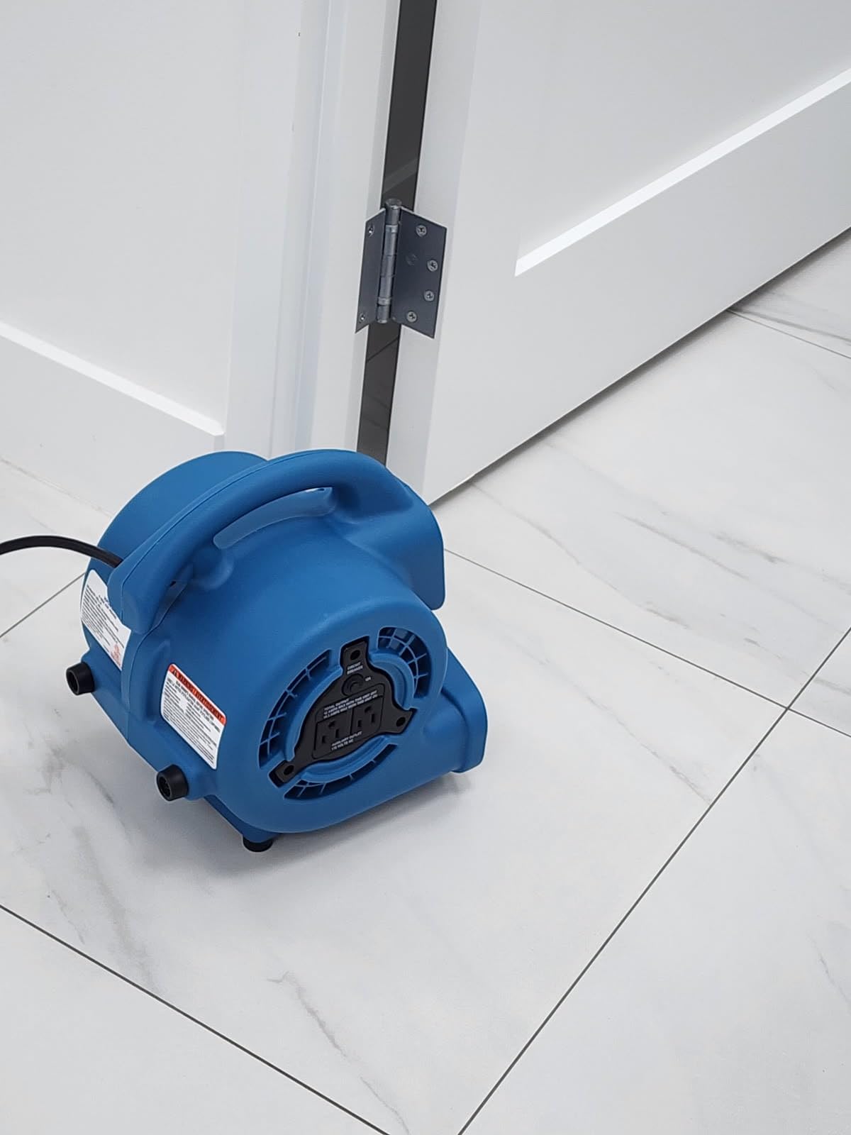 XPOWER P-80A Mini Mighty 138 W 600 CFM Centrifugal Air Mover, Carpet Dryer, Floor Fan, Blower, Stackable, Daisy Chain, for Water Damage Restoration, Janitorial, Plumbing, Home Use, Black customer photo 1