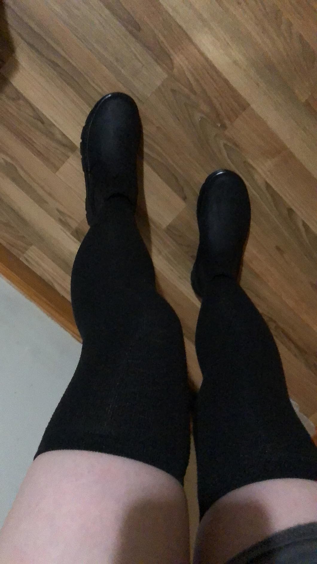Dr. Martens unisex-adult Embury Leather Chelsea Boot customer photo 2