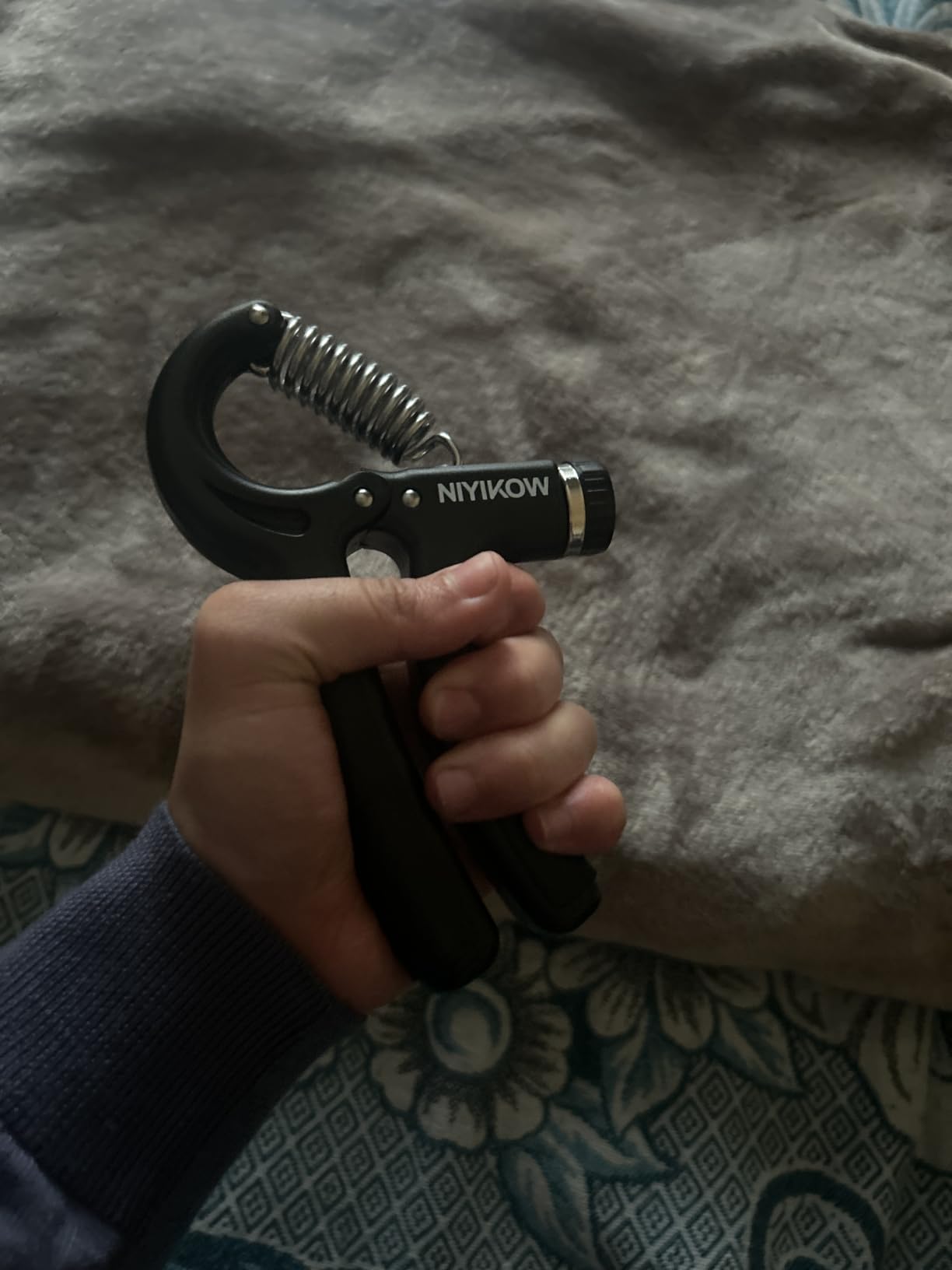 NIYIKOW Grip Strength Trainer, Hand Grip Strengthener, Adjustable Resistance, Forearm Strengthener customer photo 2