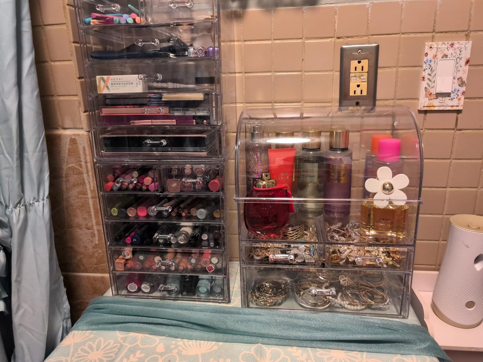 MOOCHI Clear Professional Large Cosmetic Makeup Organizer Bathroom Storage Display Case with Drawers customer photo 2
