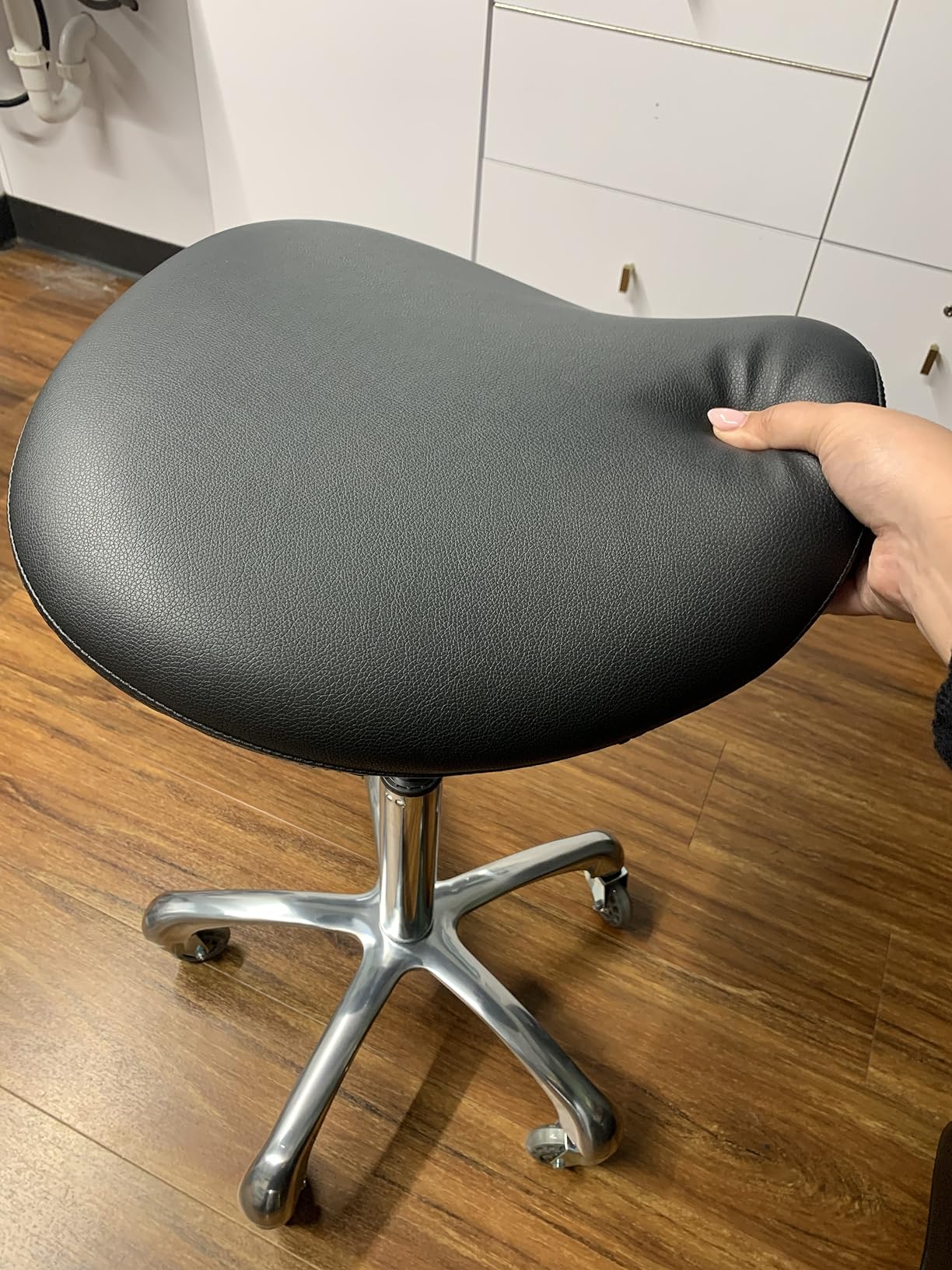Professional Saddle Stool with Wheels Ergonomic Swivel Height Adjustable for Clinic Dentist Beauty Salon Tattoo Office (Camel) customer photo 2