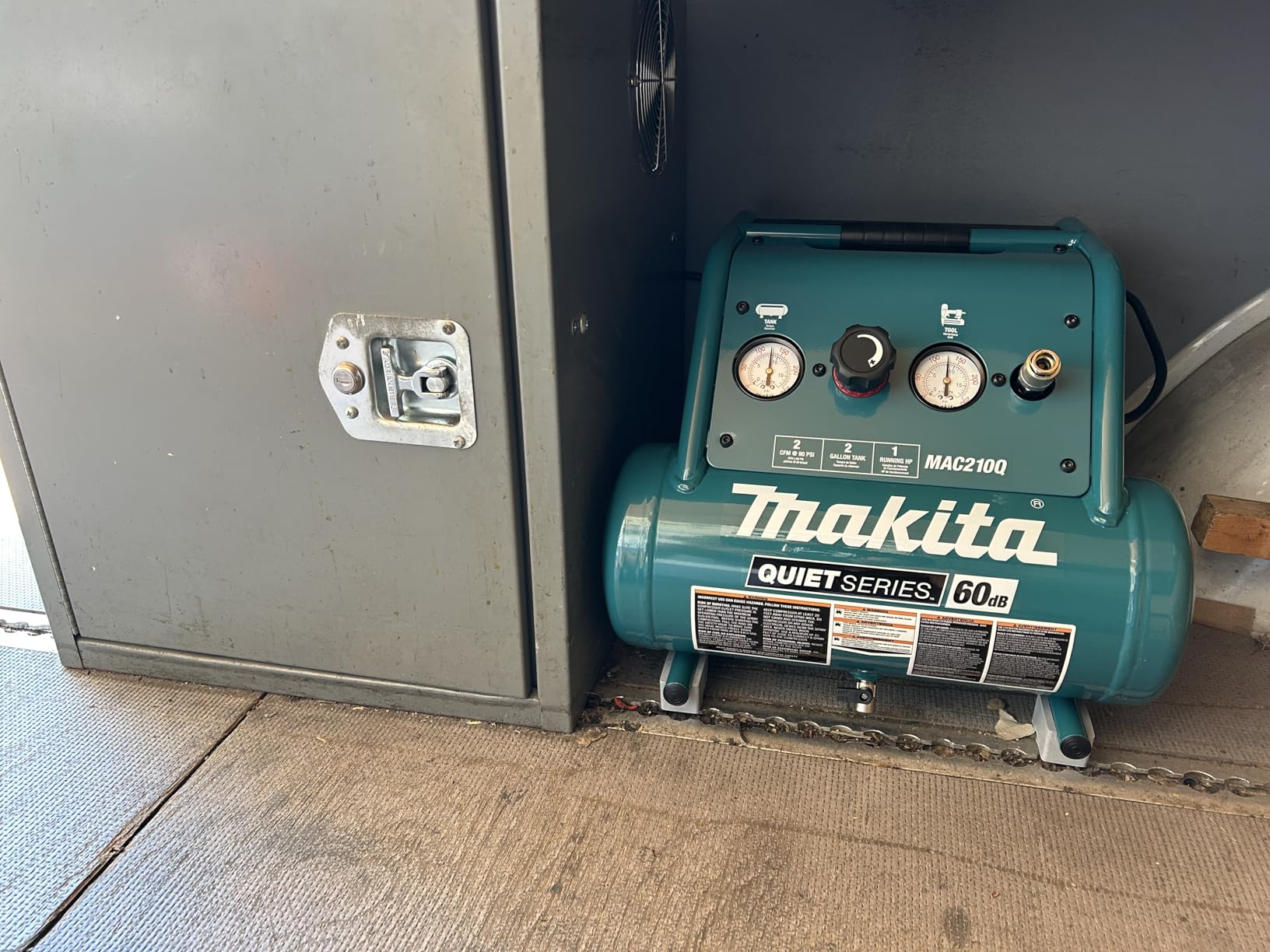 Makita MAC210Q Quiet Series, 1 HP, 2 Gallon, Oil-Free, Electric Air Compressor customer photo 2