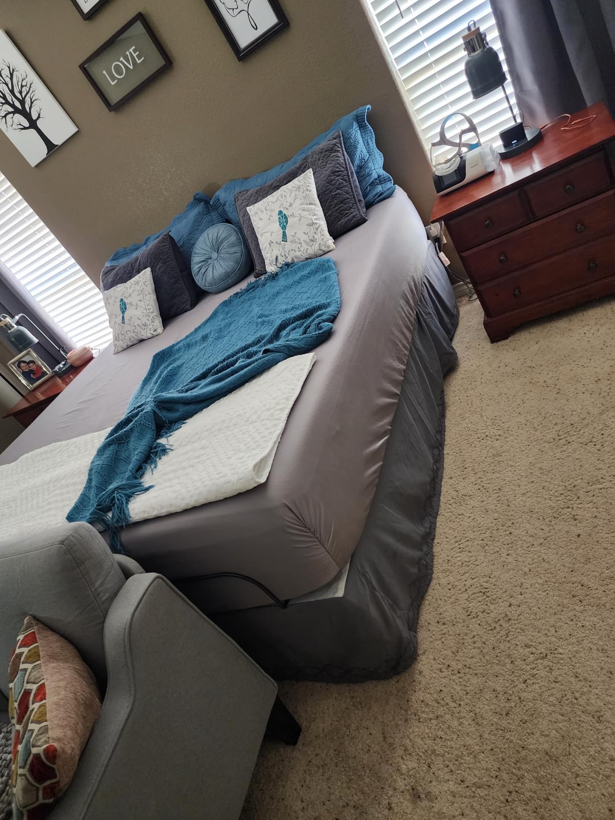 Sven & Son Classic Adjustable Bed Base, Head and Foot Lift, Massage, Under-Bed Lights, USB, Memory, Zero Gravity Smart Frame - King customer photo 2