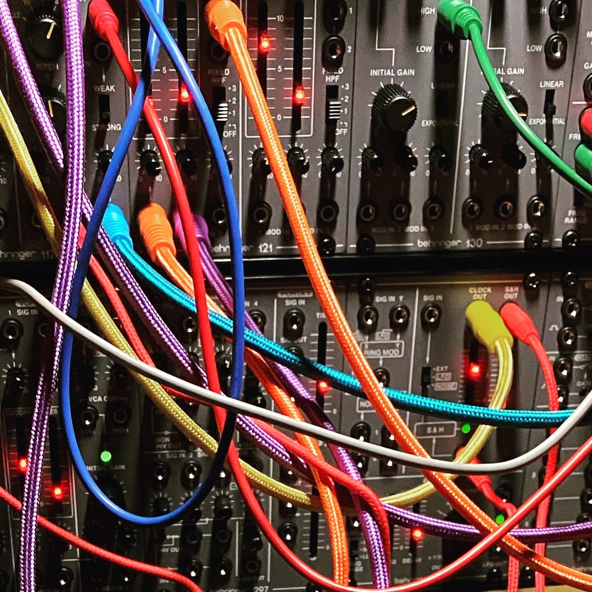 Behringer 150 RING MOD/NOISE/S&H/LFO Legendary Analog Ring Modulator/Noise/S&H/LFO Module for Eurorack customer photo 1