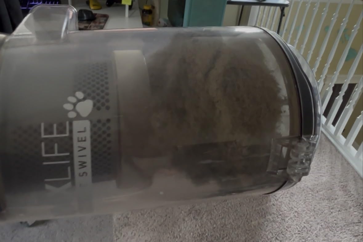 Hoover MaxLife Pro Pet Swivel Vacuum Cleaner, Bagless Upright Vac | HEPA Media Filtration, WindTunnel Technology, Corded Vacuum Cleaners for Home Use, For Carpet and Hard Floors customer photo 1