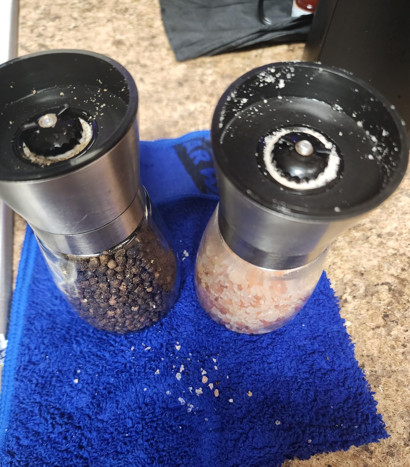 LessMo Salt and Pepper Grinder Set with Wooden Standing Tray, Refillable Pepper Mill Set - Brushed Stainless Steel - Short Glass Shakers with Adjustable Coarseness for Peppercorn, Salt or Spice Mills customer photo 1