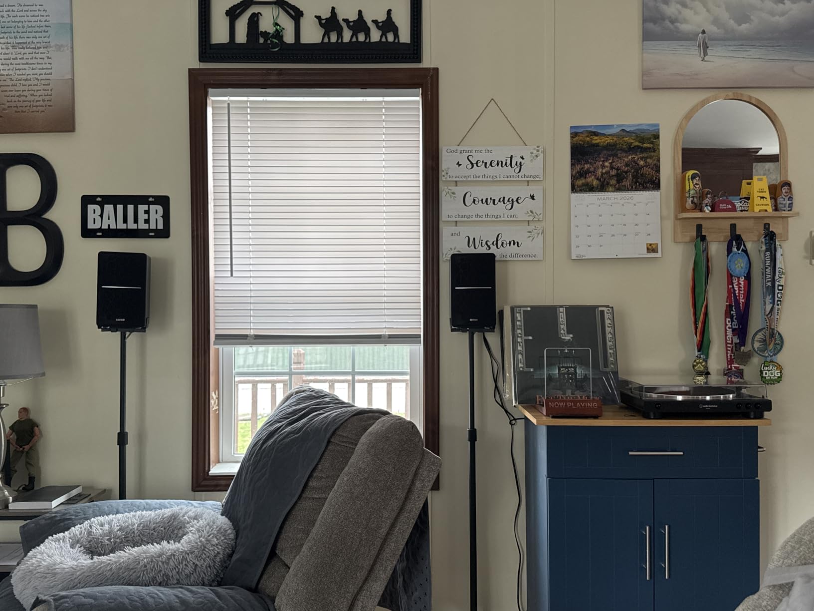 Edifier R1280DBs Active Bluetooth Bookshelf Speakers - Optical Input - 2.0 Wireless Studio Monitor Speaker - 42W RMS with Subwoofer Line Out - Wood Grain customer photo 2