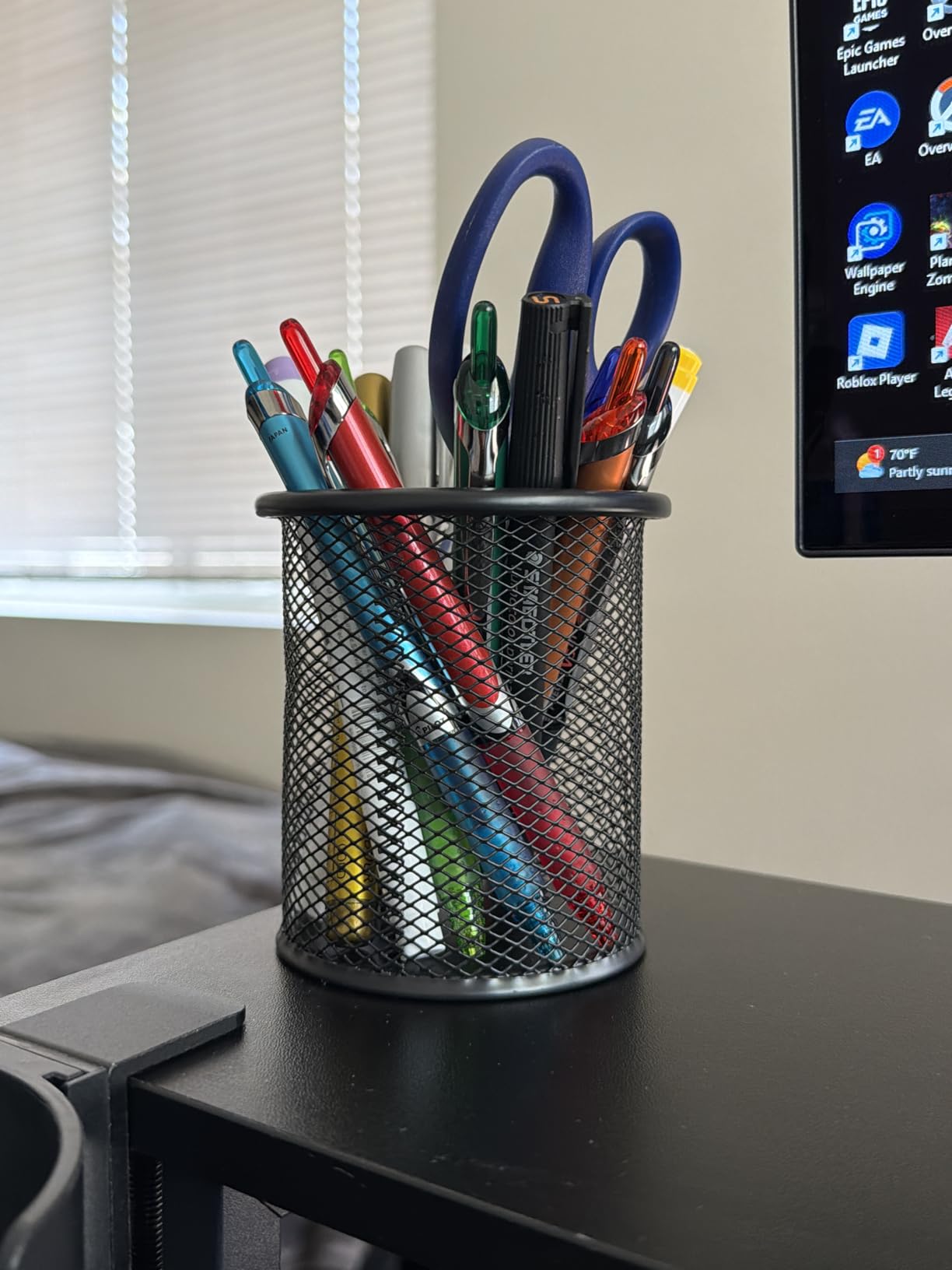 HSYMQ Black Pen Holder Cup for Desk, Pencil Cup Holder, Black Wire Mesh Pen Cup for Desk Office Pen Organizer customer photo 2