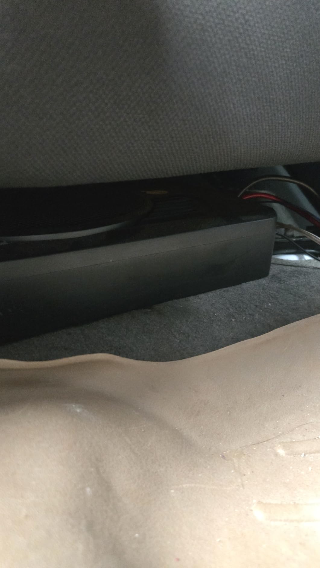 Planet Audio P8AWK 8 Inch Under Seat Powered Car Subwoofer, 800 Watts, with 8 AWG Wire Kit customer photo 1