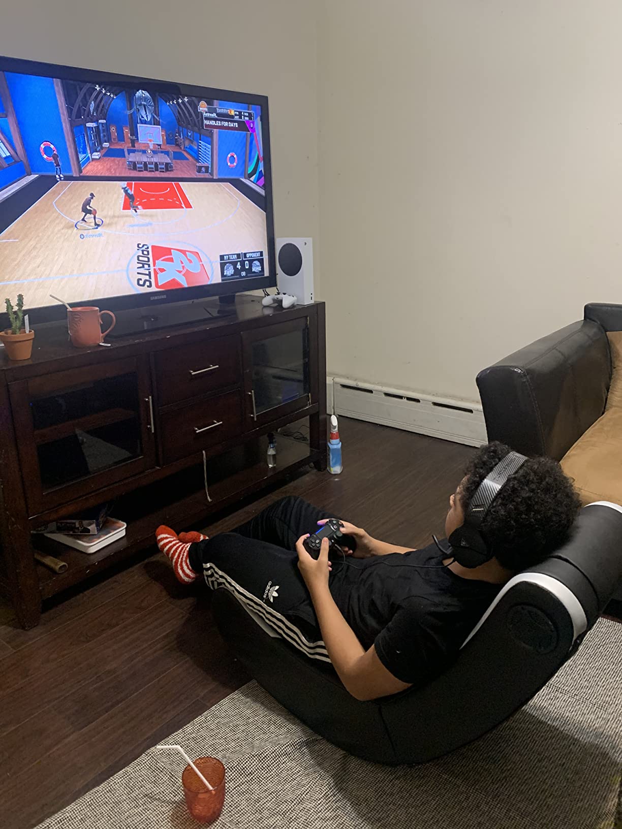 X Rocker Video Gaming Floor Rocker Chair, Built-in Audio, Foldable, for Gamers, Bedroom, or Game Room for Boys, Girls, Teens 5-17, Gifts for Gamers customer photo 2