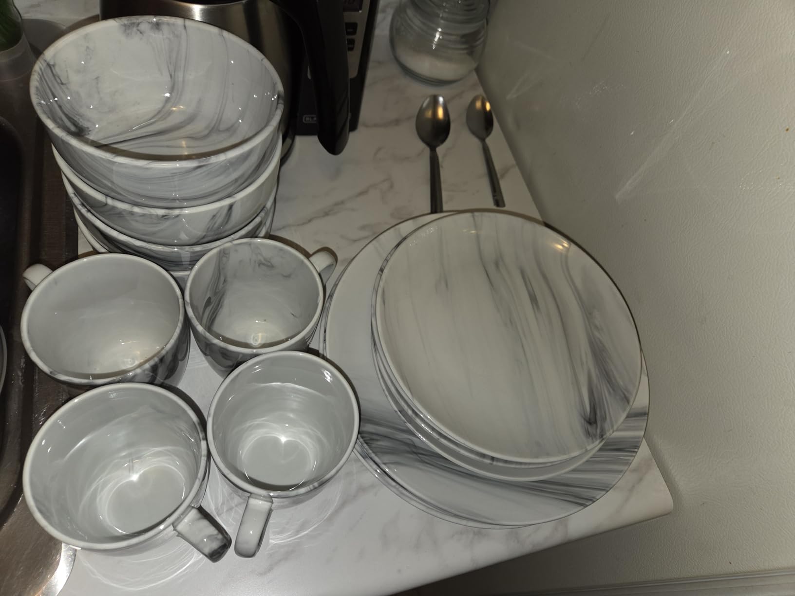 Elama Fine Marble 16 Piece Stoneware Dinnerware Set in Black and White customer photo 2