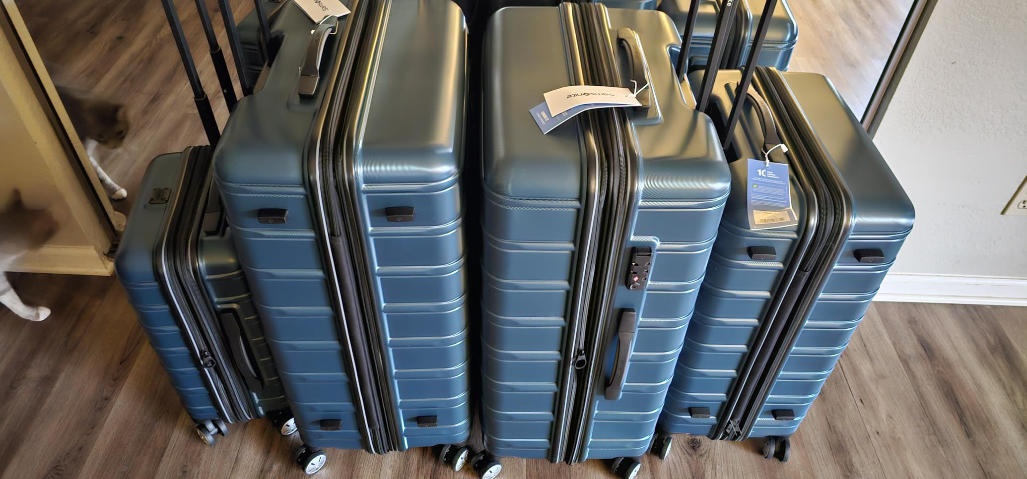 Samsonite Omni 2 Hardside 3 Piece Set - Includes Global Carry-On, Medium, & Large Checked Suitcases - 360° Dual Spinner Wheels - Integrated TSA Lock & Expansion - Amazon Exclusive - Midnight Black customer photo 2