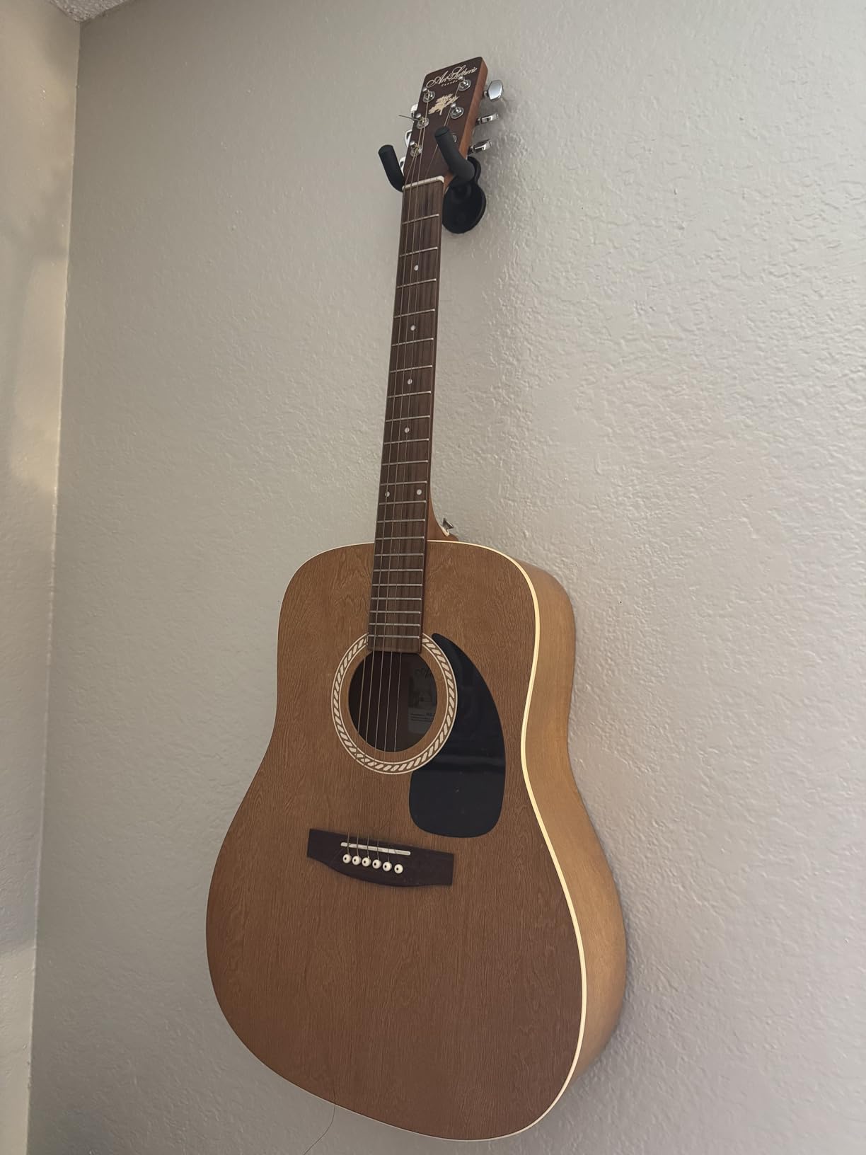 Guitar Hanger Guitar Wall Mount Holder Hook Stand, String Instruments Wall Hangers Stands Holders Hooks for Acoustic Electric Bass Classical Ukulele Guitars-Black customer photo 2