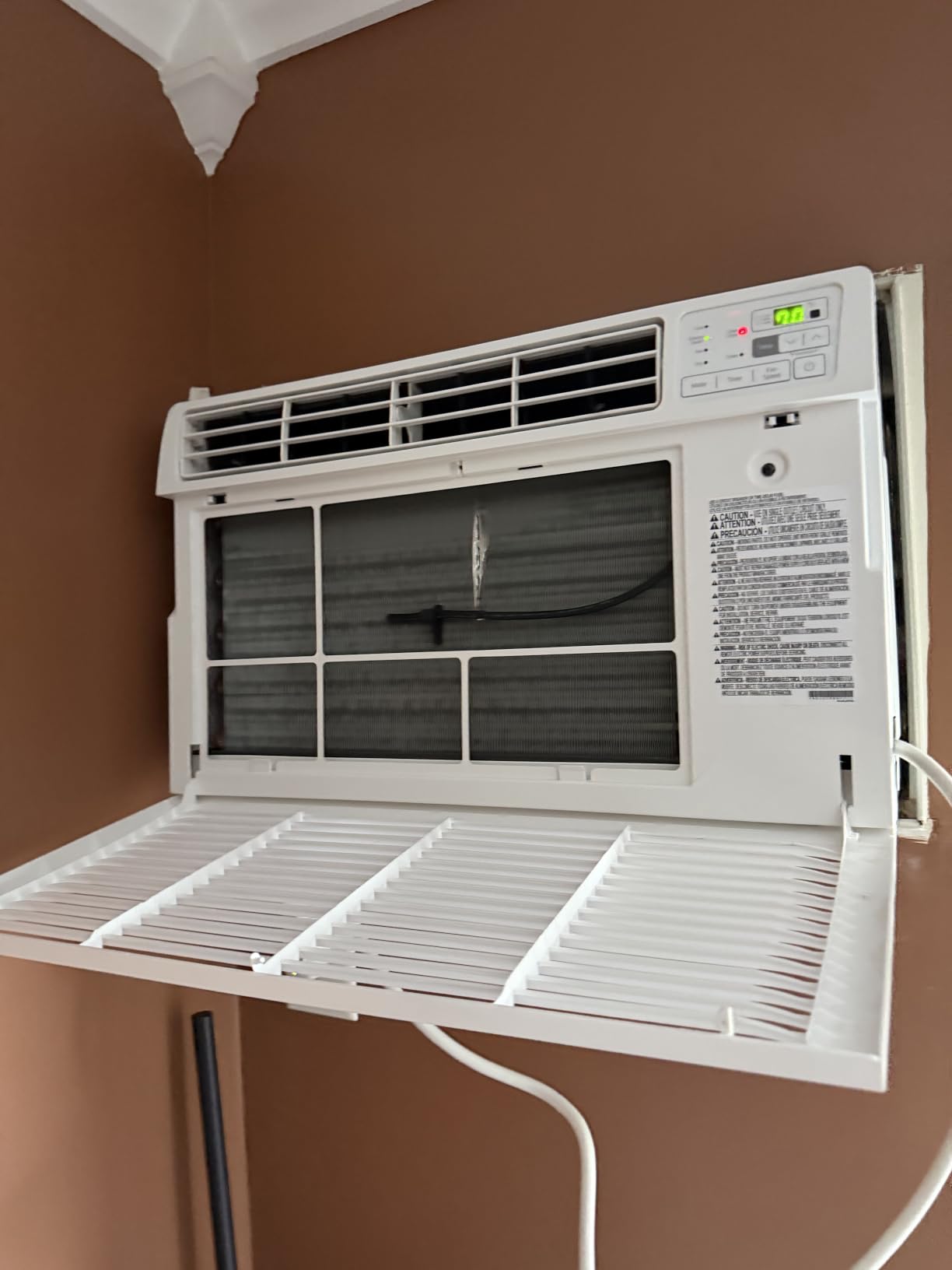 LG 14,000 BTU Through the Wall Air Conditioner, 230/208V, Cools 700 Sq.Ft. for Bedroom, Living Room, Apartment, Electronic Control with Remote, White customer photo 1