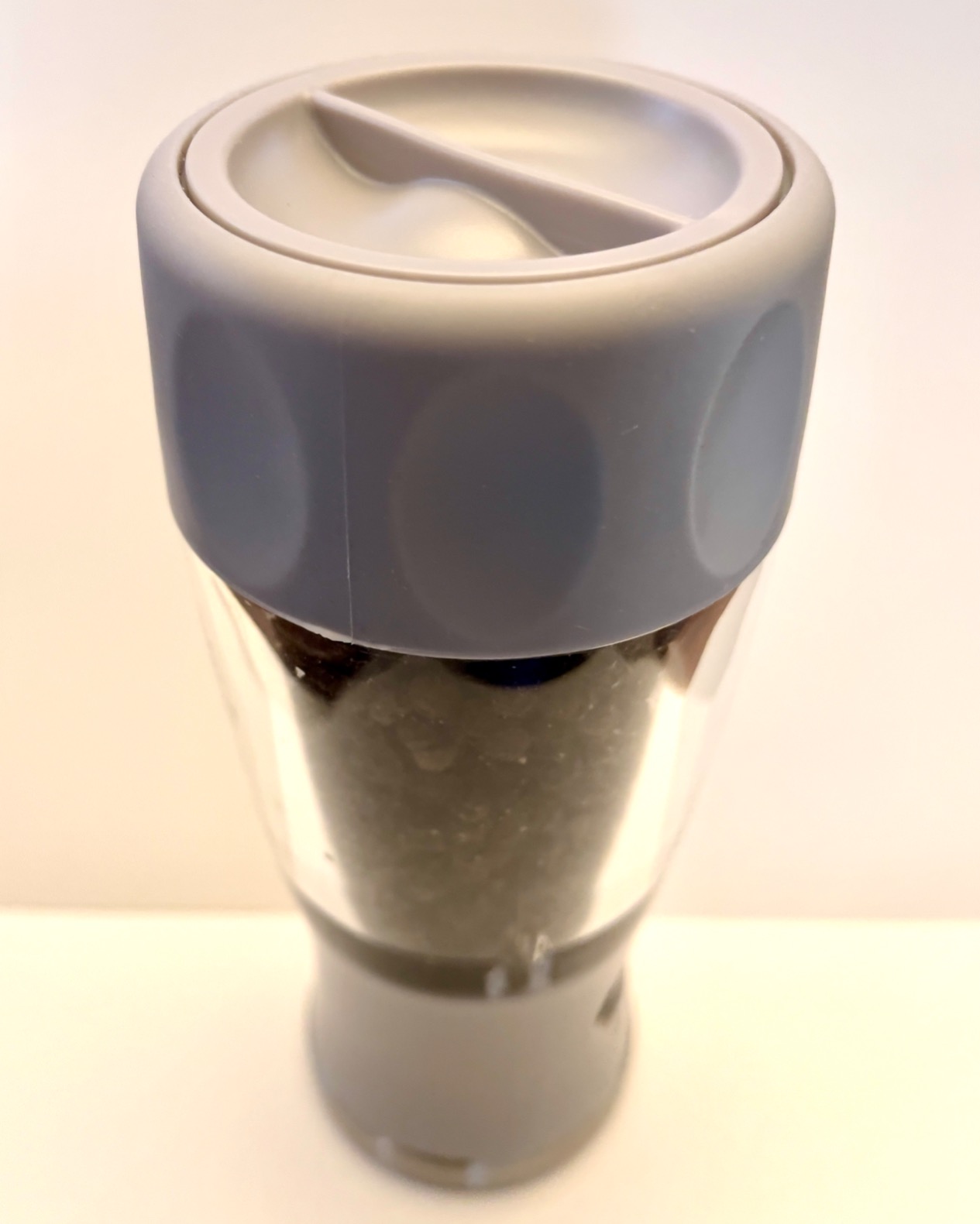 OXO Good Grips Contoured Pepper Grinder with Adjustable Ceramic Mill | Pre-loaded with Peppercorns, 5 Grind Settings, Ceramic Grinder, Non-slip Grip, Home and Kitchen Use, Spice Grinder customer photo 2