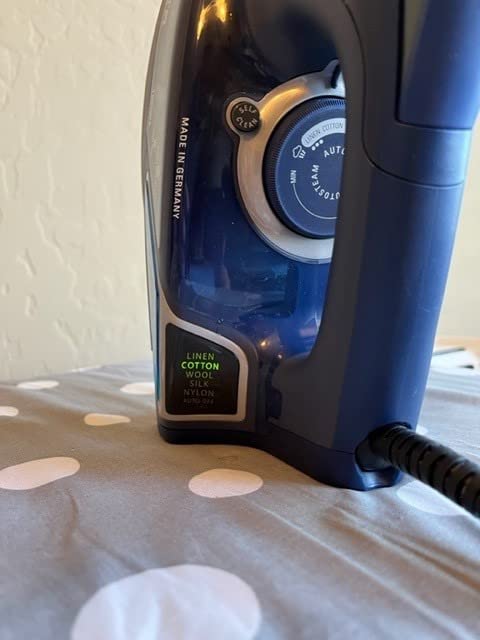 Rowenta Focus Excel Steam Iron for Clothes, Anti-Drip Protection, Iron Steamer for Clothes, 1725 Watts, DW5280, Grey customer photo 1