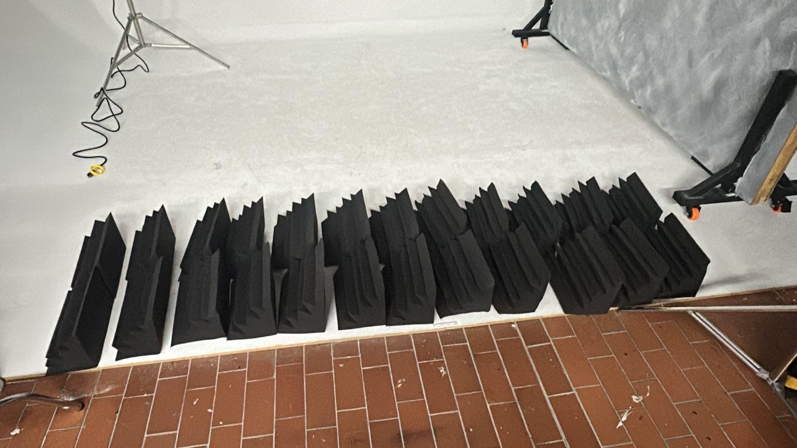 8 Pack - Bass Traps Acoustic Foam Corner, 8''x8''x12'' Black Bass Traps Corner Studio Foam, High Density and Fire-Proof Acoustic Panels Recording Studio Acoustical Treatments customer photo 2