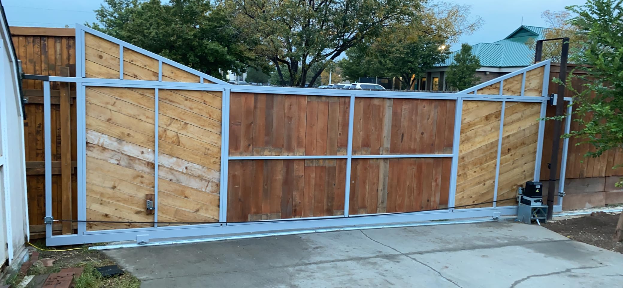 TOPENS CK2600 Sliding Gate Opener Chain Drive | Heavy Slide Gates Up to 5700lbs and 40ft, AC Powered, Easy DIY, Remote Control and 20ft Roller Chain Included customer photo 2