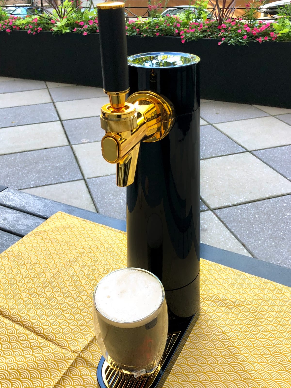 GREEN HOUSE: Draft Pour Beer Dispenser & Ultra Fine Foam Maker | Mini Kegerator for Home. Ultra Fine Foam covering as lid makes regular beer taste delicious and keep longer. customer photo 1