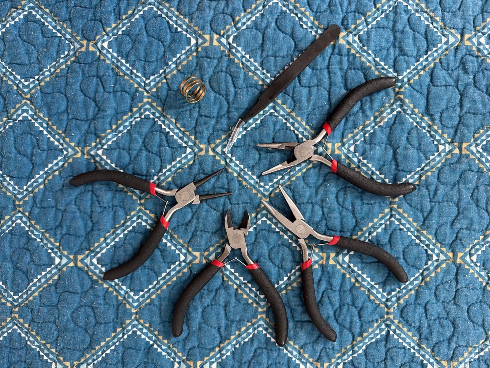 URSKYTOUS 4Pcs Jewelry Pliers Set Jewelry Making Pliers Tools Kit Include Jewelry Making Needle Nose Chain Nose Round Bent Pliers Wire Cutter for Bracelet Beading DIY Craft Jewelry Making Supplies customer photo 1