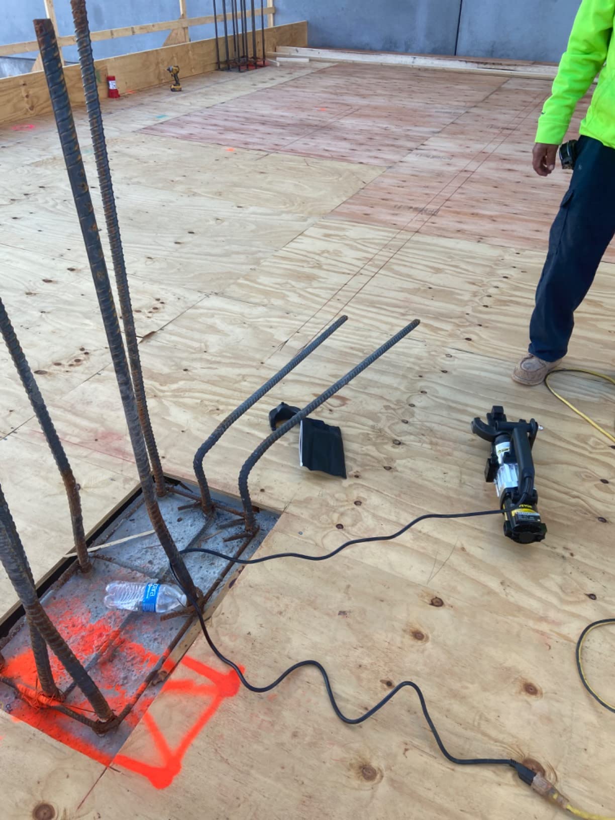 VEVOR 1.5KW Electric Rebar Bender, 1''(25mm) Hydraulic Electric Hand Held Rebar Bender, 110V customer photo 1