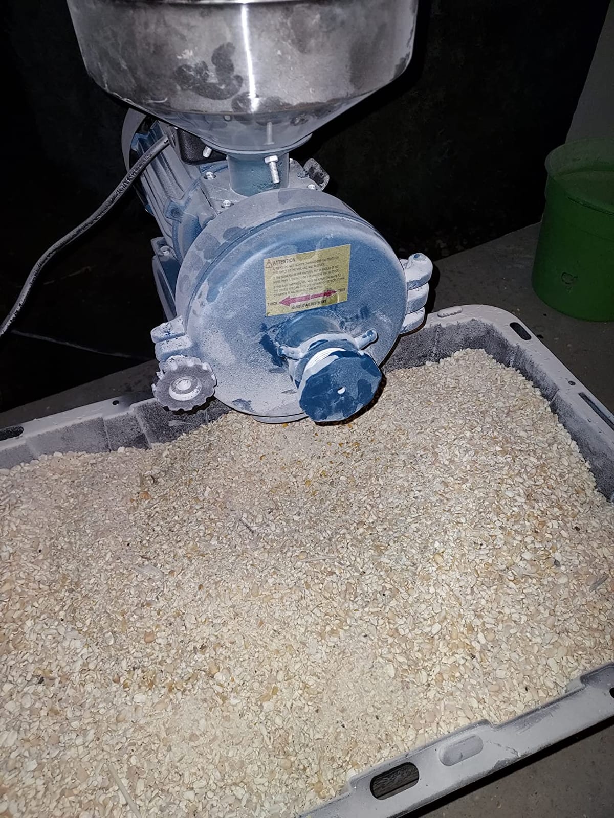 NAIZEA Electric Grain Mill Grinder, 3000W Wet & Dry Corn Mill Grinders, Commercial Flour Mill Machine with Funnel, Feed Grinders for Corn, Wheat, Rice, Coffee, Cereals customer photo 2