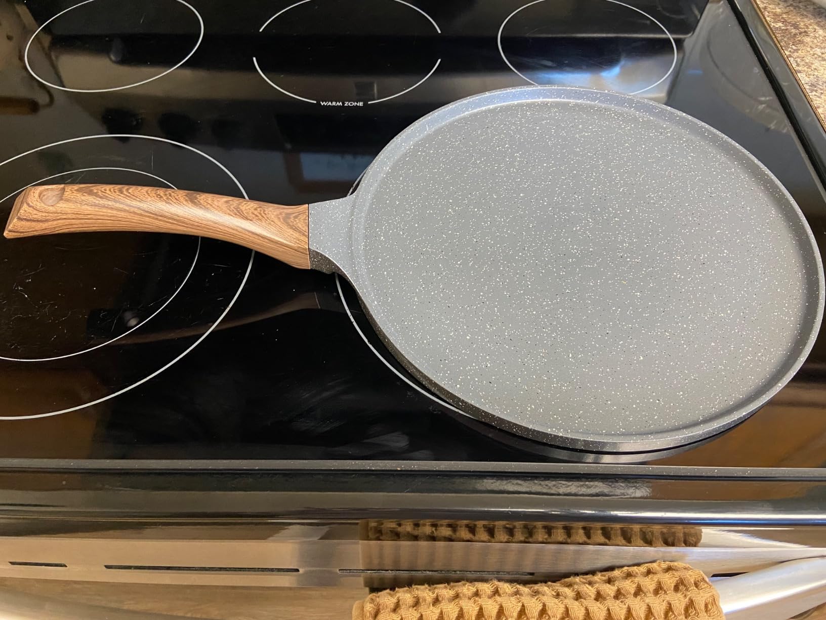 SENSARTE 10 Inch Nonstick Crepe Pan Granite Coating Pancake Pan Gray | Swiss Granite Coating Dosa Pan Pancake Flat Skillet Tawa Griddle with Stay-Cool Handle, Induction Compatible customer photo 1