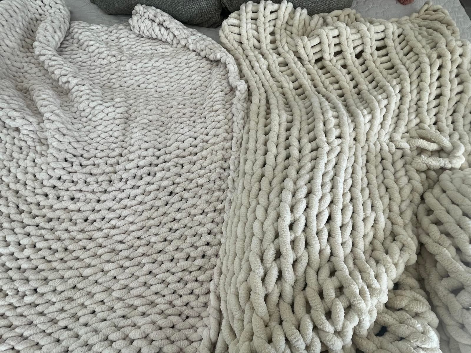 SAMIAH LUXE Chunky Knit Throw Blanket 50x70, Buttercream Cream Chenille Throw Blanket for Couch Bed Sofa, Soft Fluffy Cable Knit Blanket, Oeko-TEX Certified, Machine Washable customer photo 1