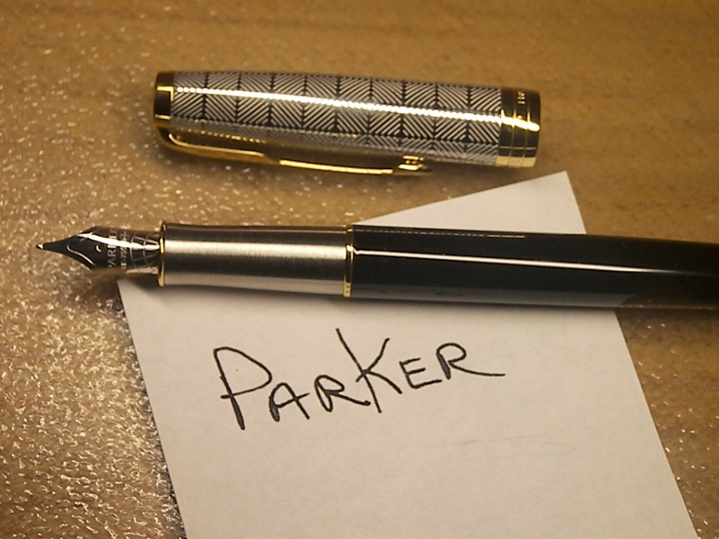 PARKER Sonnet Fountain Pen | Premium Metal and Grey Satin Finish with Rose Gold Trim | Fine 18k Gold Nib with Black Ink Cartridge | Gift Box customer photo 2
