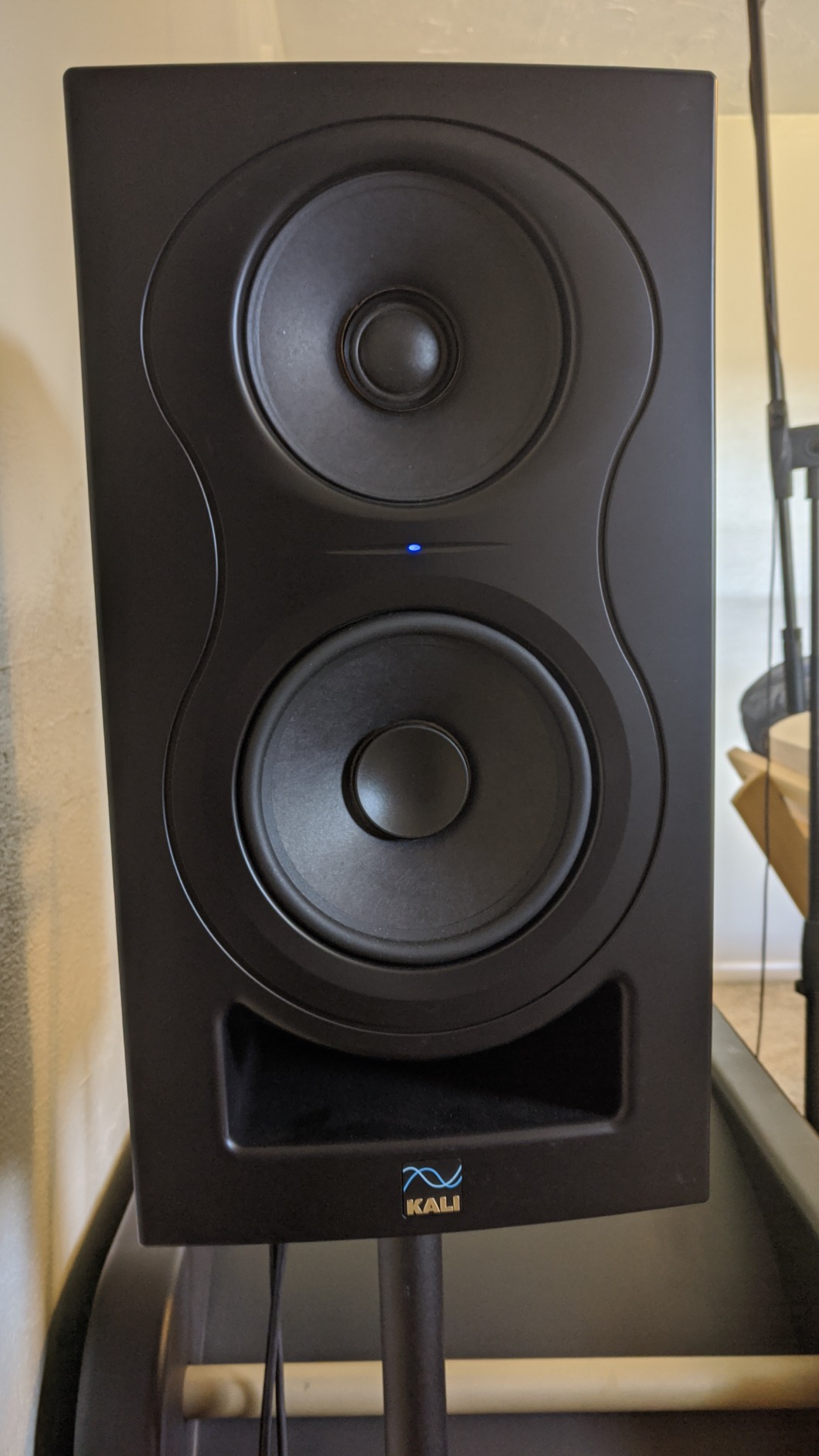 Kali Audio IN-5 5-Inch Studio Monitor - Active 3-Way Studio Speaker for Recording, Mixing, Production - Coaxial Driver, 160W Tri-Amplified Power, Boundary EQ Tuning, XLR/TRS/RCA Inputs - Single, Black customer photo 1