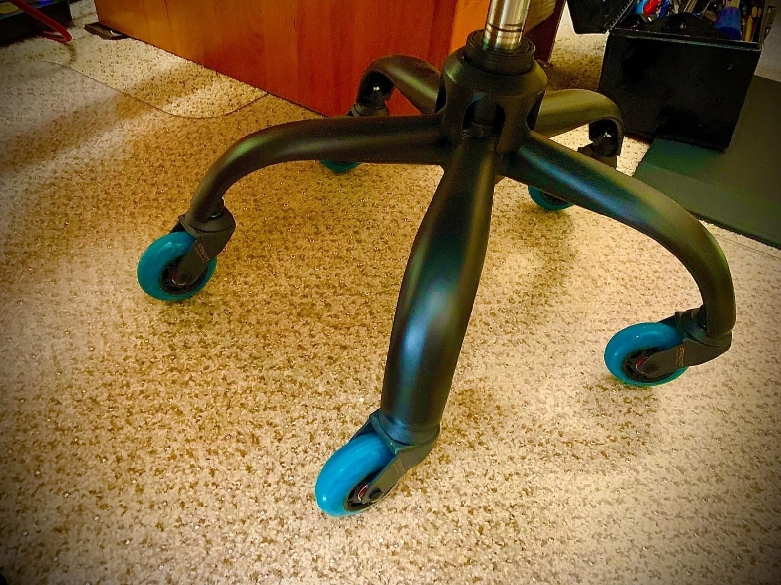 Dayton Rolling Stool with Backrest - Pneumatic Seat, Adjustable Height, Ergonomic Design for Home Office, Garage, Lab, School, Mechanic Tasks customer photo 2