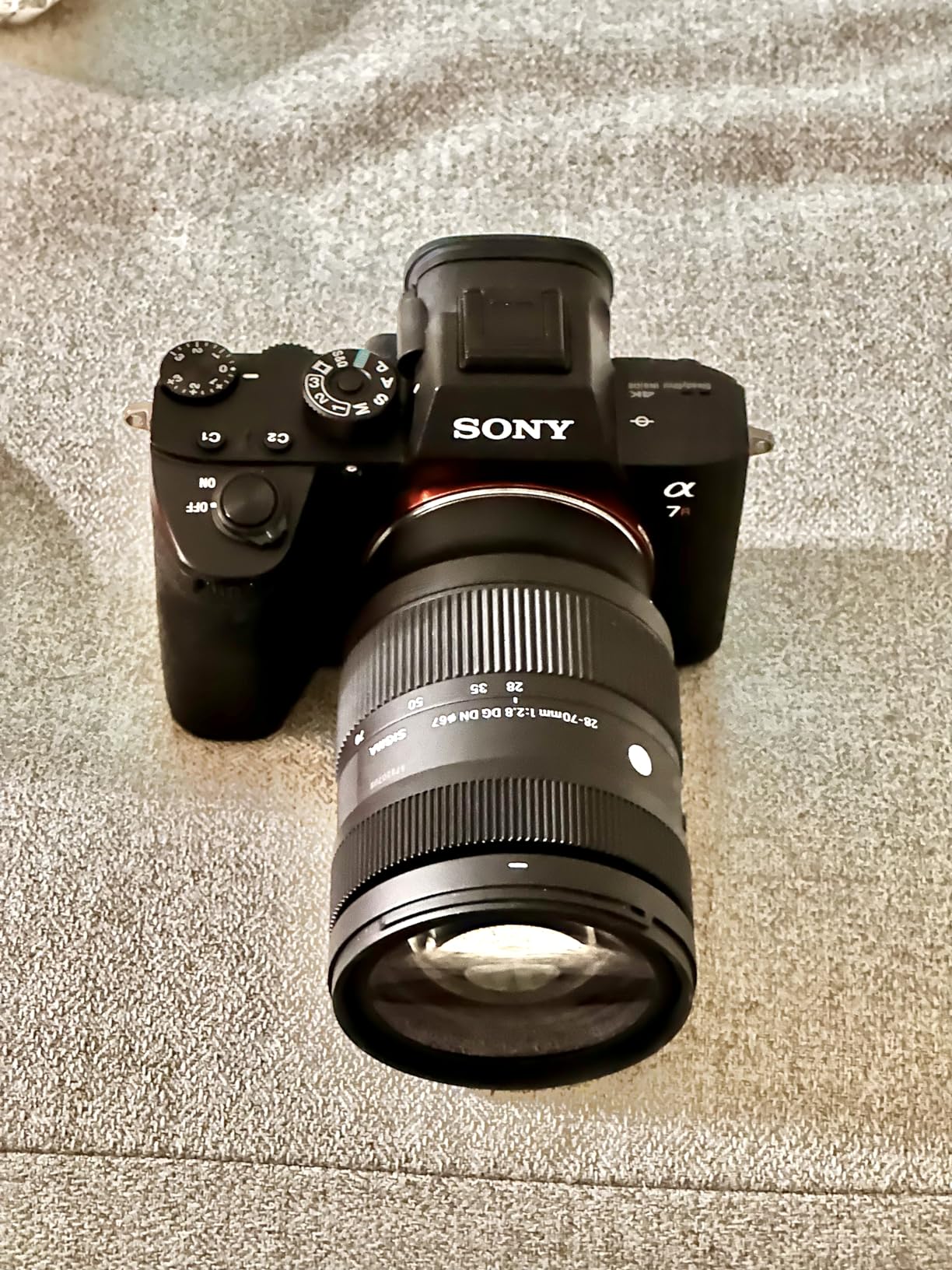 Sigma 28-70mm F2.8 DG DN Contemporary Lens for Sony E - F2.8 aperture with 470g body, stepping motor for photography, filmmaking and travel customer photo 1