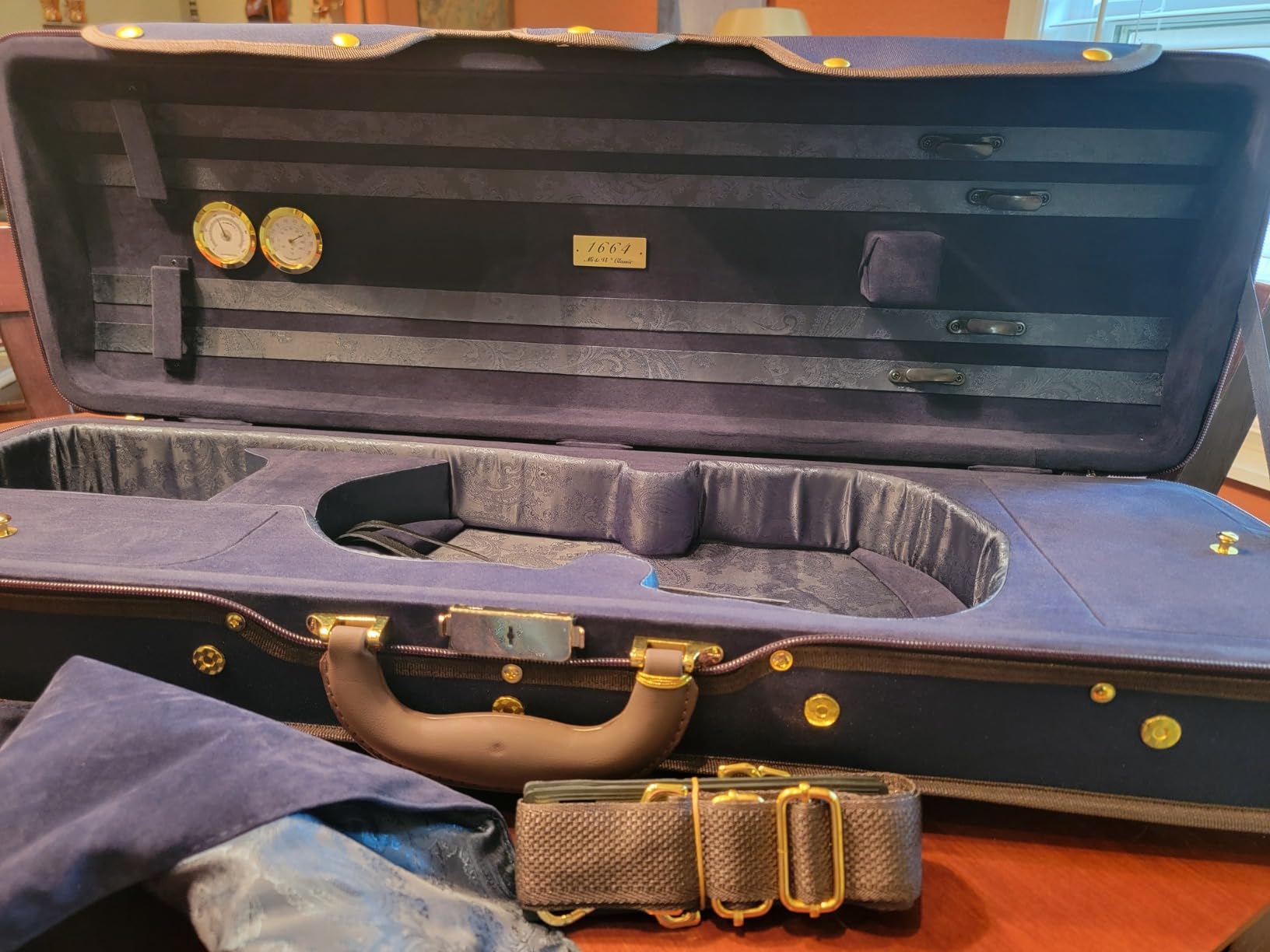 MI&VI NF-9001 Professional Hard-Shell Violin Case 4/4 (Full Size) Luxury Silk Interior | High-Density Foam | Sheet Pocket | Adjustable Straps | Hygrometer | Thermometer (Brown) customer photo 1