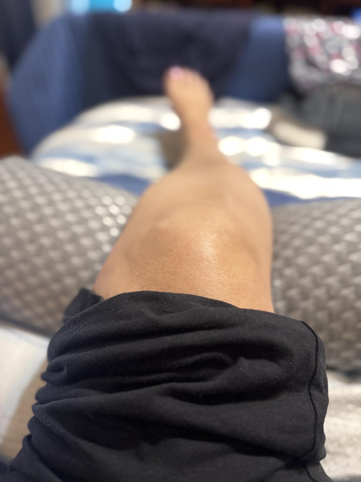 5 STARS UNITED Knee Pillow for Back Sleeping - Half Moon Bolster Pillow for Legs, Under Knee Pillow for Sleeping on Back, Memory Foam Leg Pillow for Back Pain, Gray customer photo 1