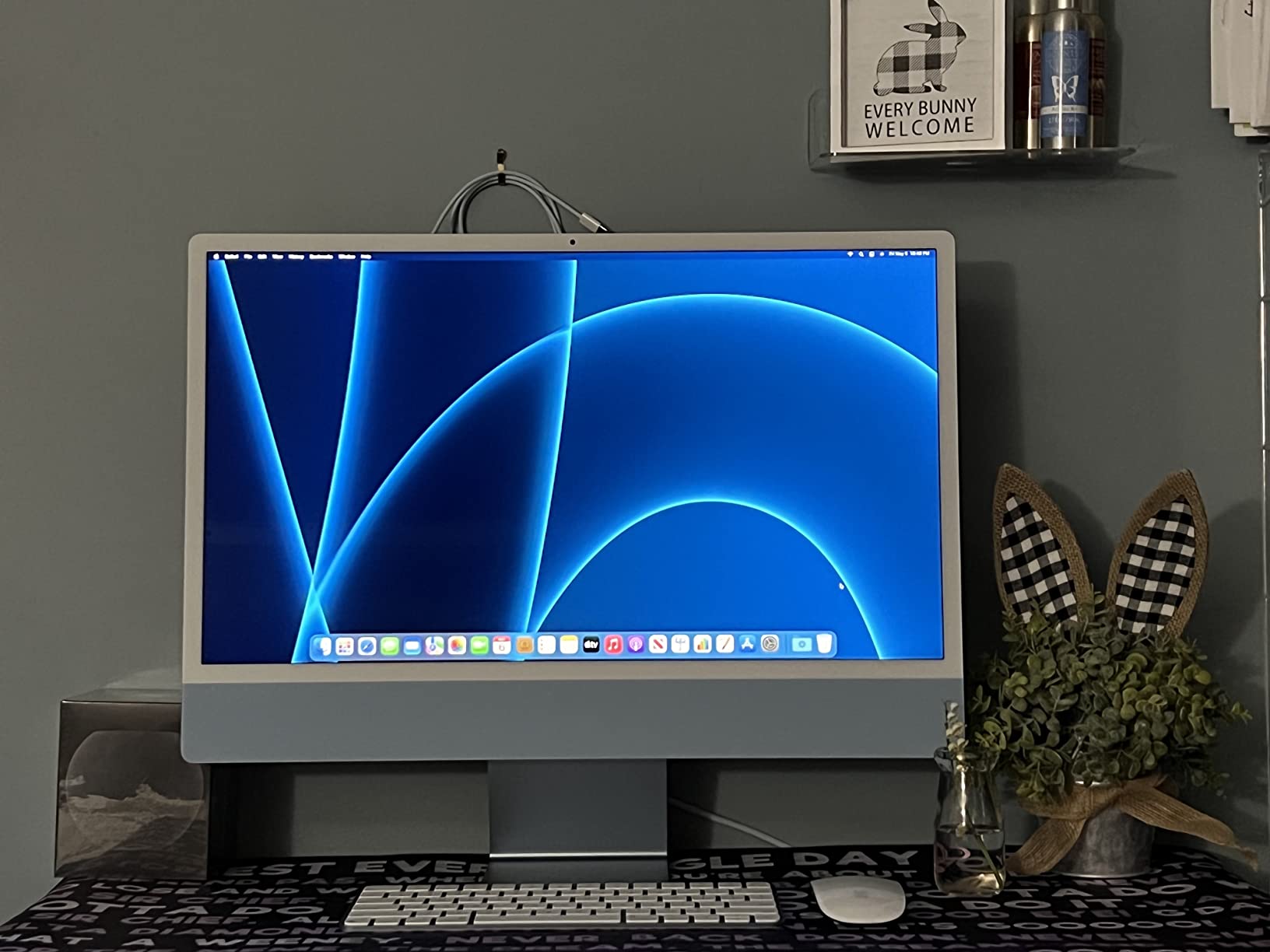 2021 iMac All in one Desktop Computer with M1 chip: 8-core CPU, 8-core GPU, 24-inch Retina Display, 8GB RAM, 256GB SSD Storage, Matching Accessories. Works with iPhone/iPad; Blue customer photo 1