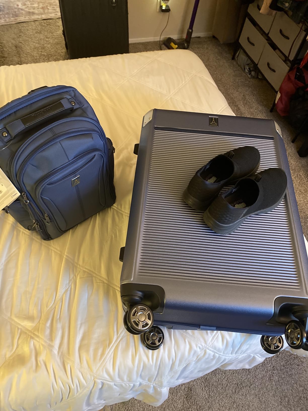 Travelpro Platinum Elite Hardside Checked Luggage, Sand, 25-Inch customer photo 1