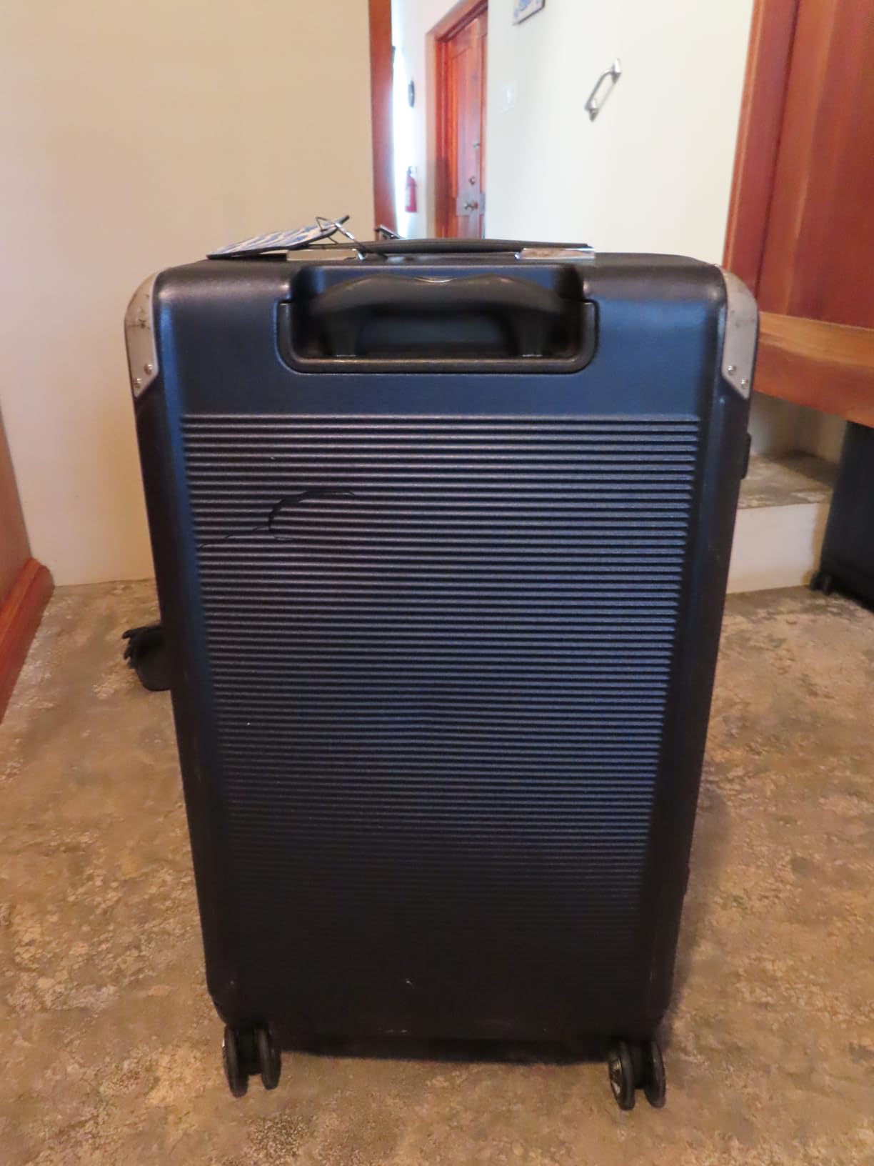 Travelpro Platinum Elite Hardside Checked Luggage, Black, 28-Inch customer photo 1