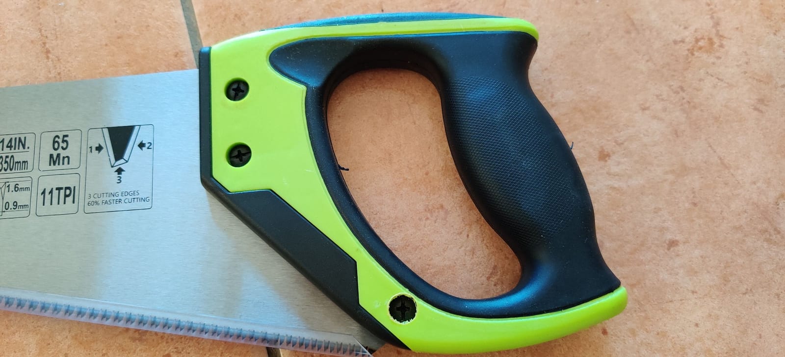 14 in. Pro Hand Saw, 11 TPI Fine-Cut Soft-Grip Hardpoint Handsaw Perfect for Sawing, Trimming, Gardening, Cutting Wood, Drywall, Plastic Pipes, Sharp Blade, Ergonomic Non-Slip Handle (green) customer photo 2