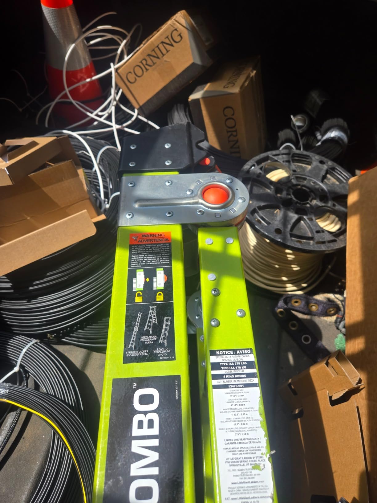 Little Giant King Kombo, 8 ft Fiberglass Multi-Position Ladder, 13908-001 | Pro Multi-Position Ladder, Step/Extension/Leaning Modes, Non-Conductive Fiberglass, Hi-Viz Green, 375 lbs. Weight Capacity customer photo 2